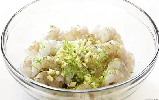 Ngất ngây với hương vị mới lạ từ tôm nướng chanh 2