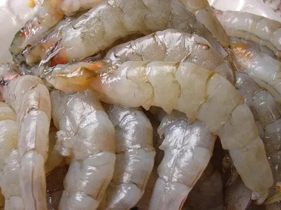 làm sạch tôm