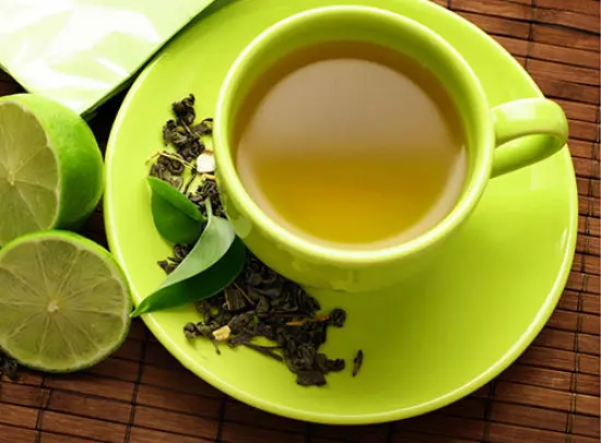 cach-pha-tra-chanh-nhanh-gon-nhung-cuc-nhanh-02