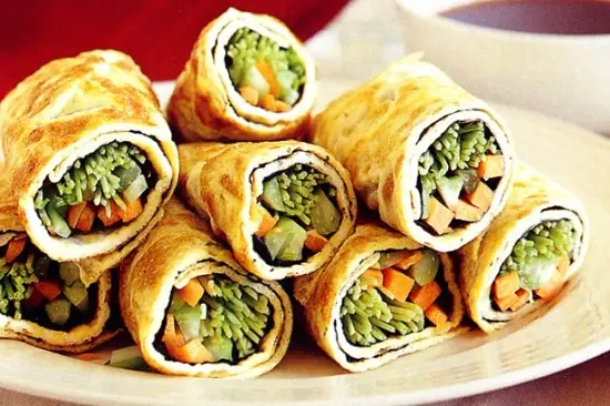 Cách làm trứng cuộn rau củ
