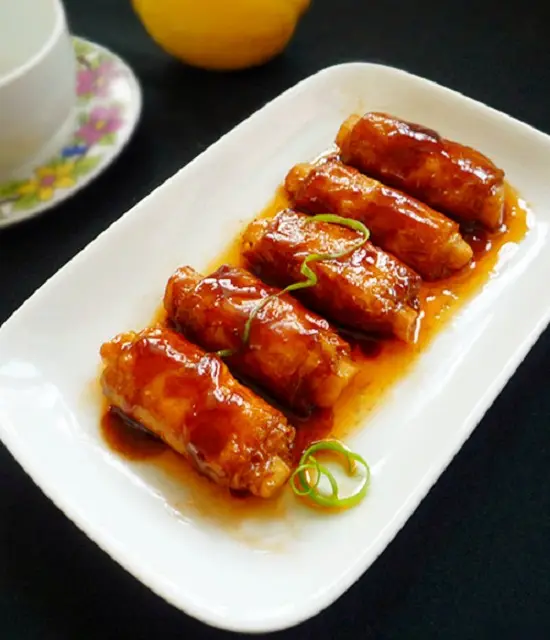 Cách làm váng đậu cuộn củ từ – món chay ngon