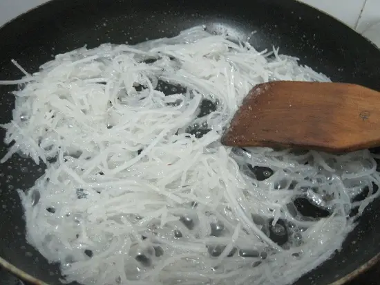 xôi cốm xào dừa sợi