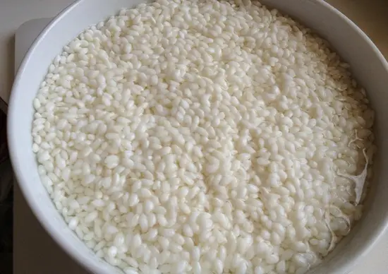 xôi khúc ngâm gạo nếp