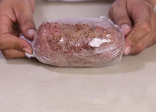 bọc kín xúc xích