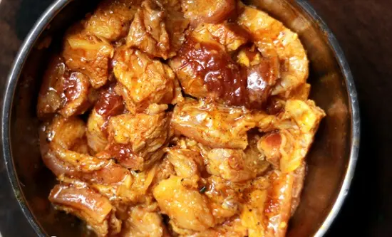 nấu bò kho ngon ướp thịt