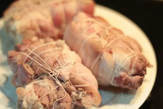 cách nấu bún bò huế buộc chân giò