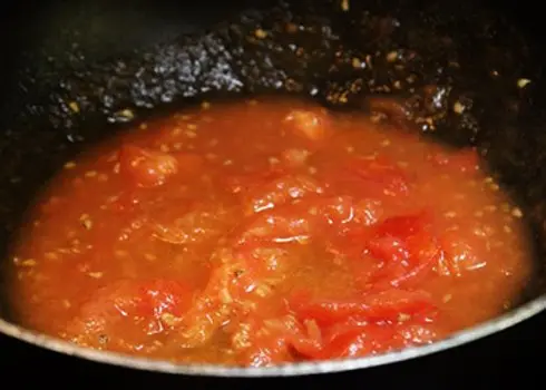 Kết quả hình ảnh cho xào cà chua nấu bún chả cá đà nẵng