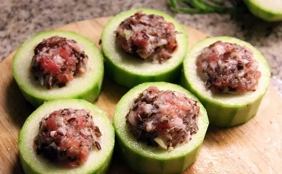 Cách nấu canh bí đao nhồi tôm thịt 2