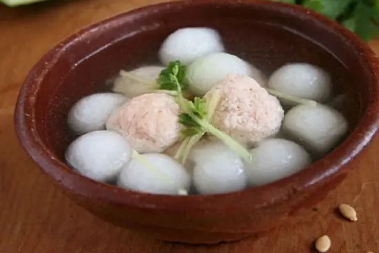 Cách nấu canh cá hồi bí đao độc đáo hấp dẫn