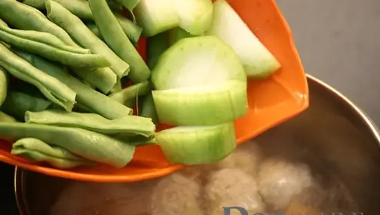 cach-nau-canh-rau-cu-ngot-cha-ga-la-mieng 8