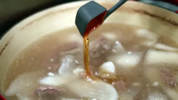 Cách nấu canh củ cải thịt bò thơm ngon cho bữa tối 5