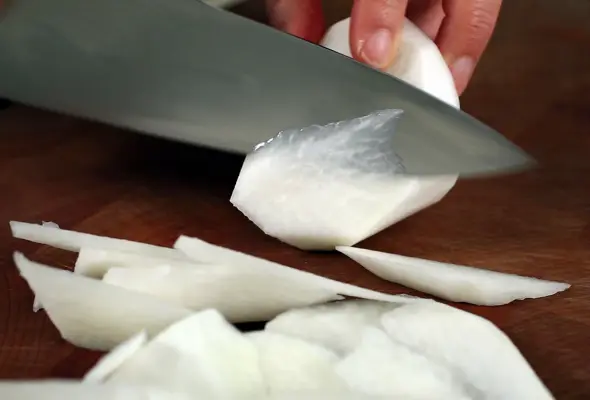 Cách nấu canh củ cải thịt bò thơm ngon cho bữa tối 2