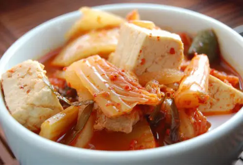 Cách nấu canh kim chi đậu phụ Hàn Quốc cực đơn giản