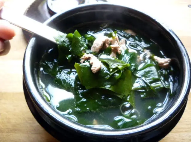 Cách nấu canh rong biển thơm ngon đúng chuẩn hàn quốc