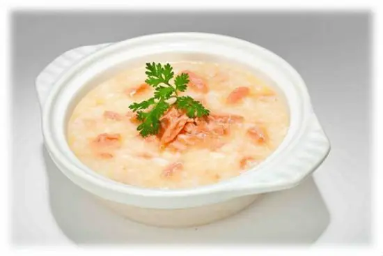 me -dam-dang-nau-chao-cham-be-khoe-be-thong-minh-1