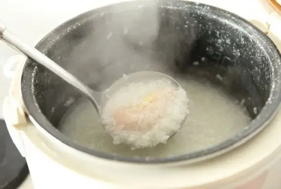 Cách nấu cháo gà ác bổ dưỡng 2