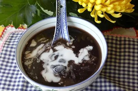 Cách nấu chè đậu đen thơm ngon giải nhiệt mùa hè