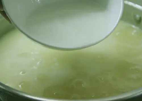 Cách nấu chè đậu xanh bột báng thơm ngon ngày hè
