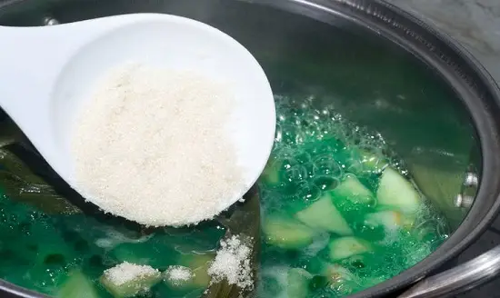Cách nấu chè khoai lang trân châu thơm ngon 7