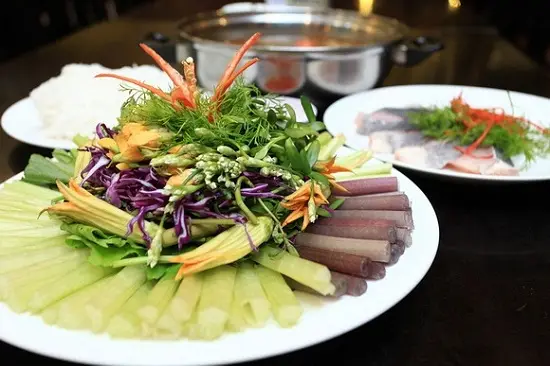 cách nấu lẩu cá lăng chi tiết