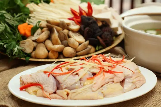 Cách nấu lẩu gà đơn giản ngon như ngoài hàng