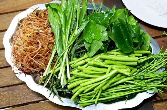 cách nấu lẩu gà lá giang tại nhà