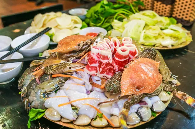 dinh dưỡng lẩu hải sản