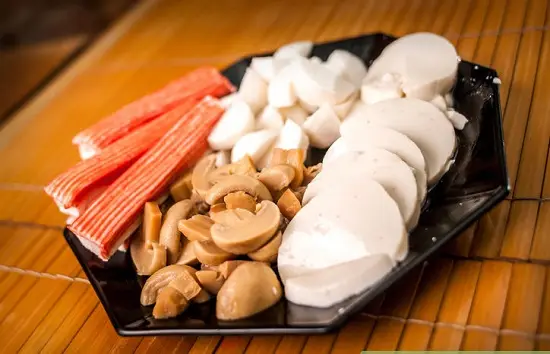chuẩn bị nguyên liệu - cách nấu lẩu hải sản
