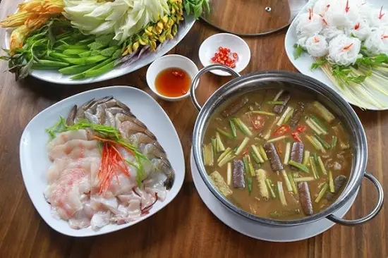 Cách nấu lẩu mắm chuẩn ngon như người miền Tây