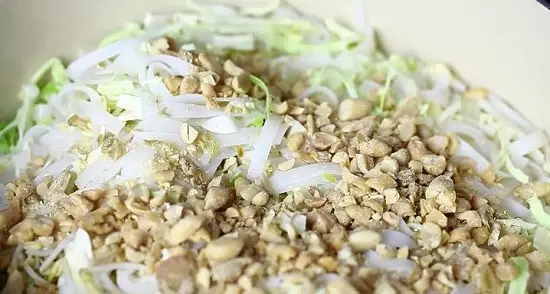 Cách nấu mì xào Thái Lan thơm ngon mê li 9