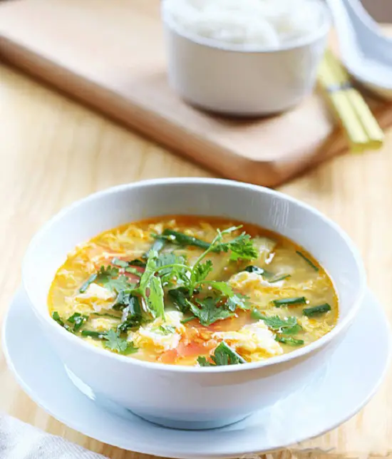 Thưởng thức món canh cà chua trứng để nấu món ăn hàng ngày