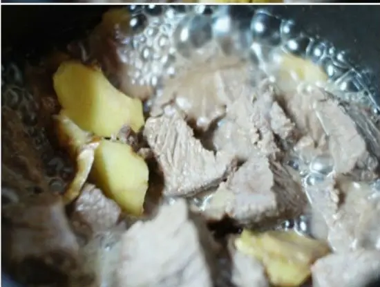 Chúng ta có thể khử mùi hôi của thịt bò để làm món bò kho