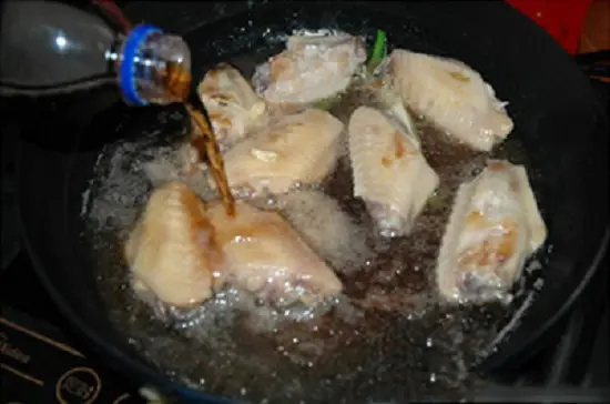 cho coca vào gà