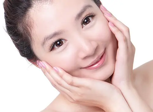 tac-dung-cua-nha-dam-giup-lam-sang-da-sach-mun