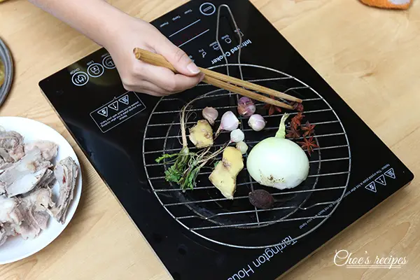 Kết quả hình ảnh cho hoa hồi thảo quả nướng