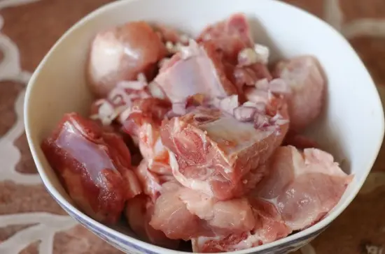 cách nấu sườn chua ngọt ướp sườn