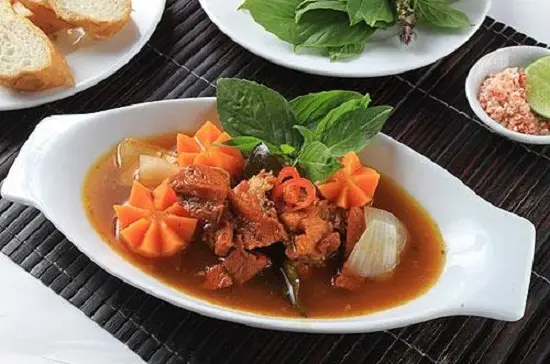 Cách nấu thịt bò sốt vang với dầu gấc