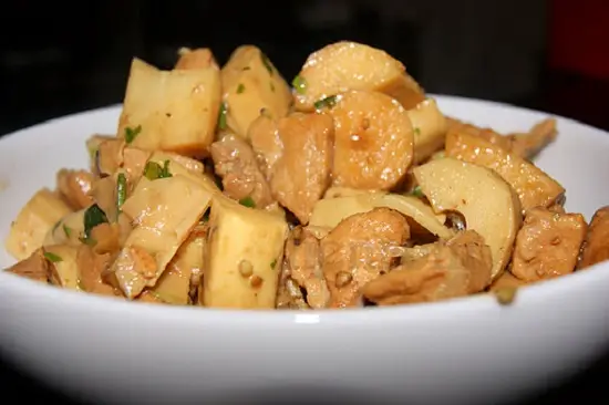 cach-nau-thit-kho-mang-1