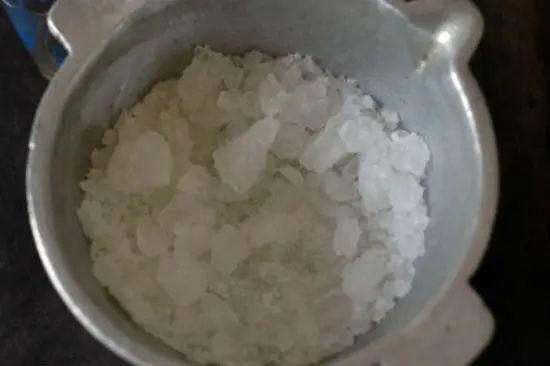 Sơ chế nguyên liệu ngâm chanh đào mật ong