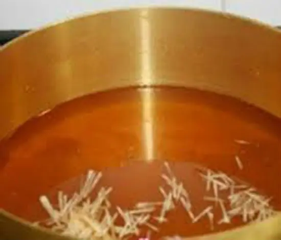Hỗn hợp nước đường để ngâm sấu giòn mà không bị váng