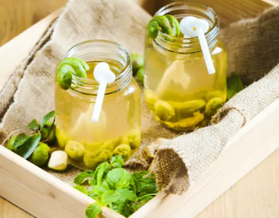Cách ngâm nước sấu giòn mà không bị váng