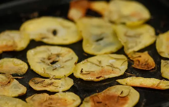 đợi khi khoai chin vàng