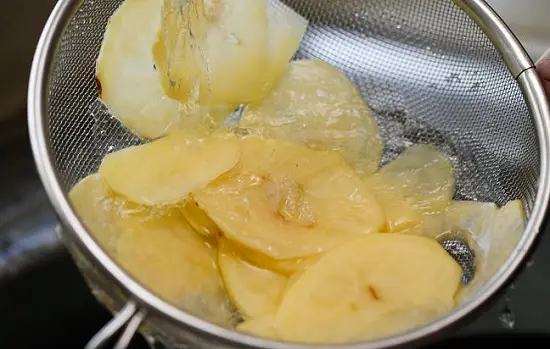 rửa sạch khoai