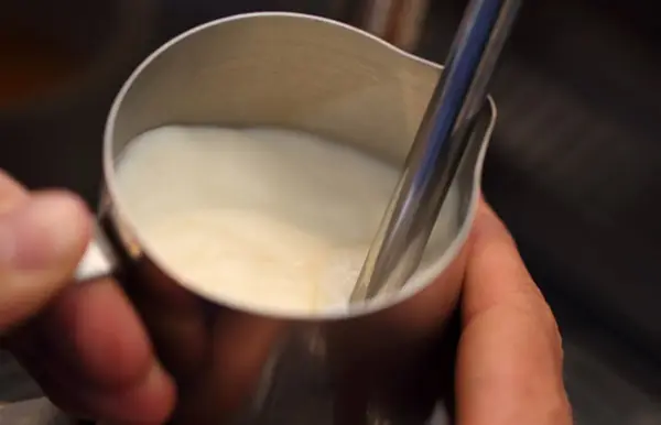 Cach-pha-cafe-capuchino-cho-bua-sang-chuan-vi-3