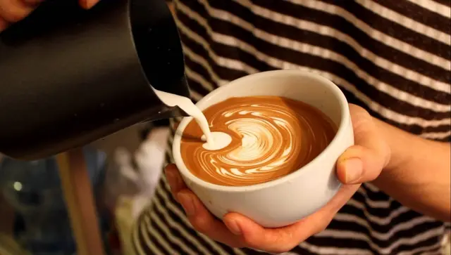 Cach-pha-cafe-capuchino-cho-bua-sang-chuan-vi-4