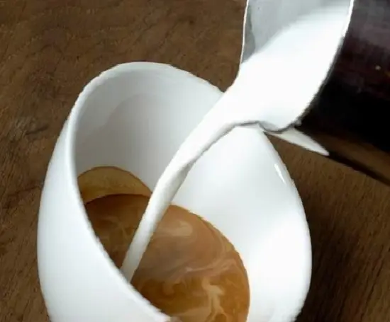 pha sữa với cà phê capuchino