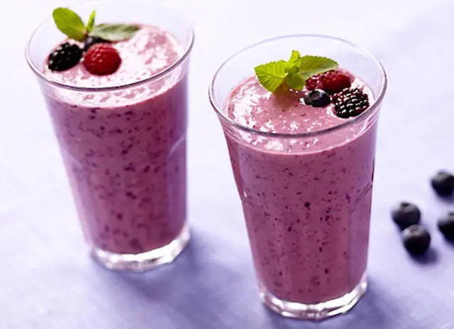 Cach-lam-4-loai-smoothie-thom-ngon-bo-duong-4