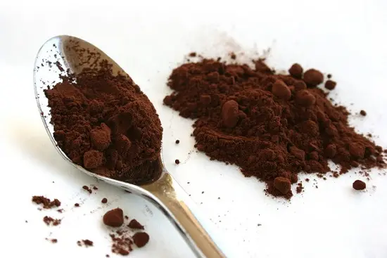 thêm cacao và nguyên liệu