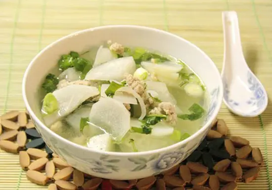 Canh củ cải trắng nấu với thịt nạc xay đơn giản dễ làm