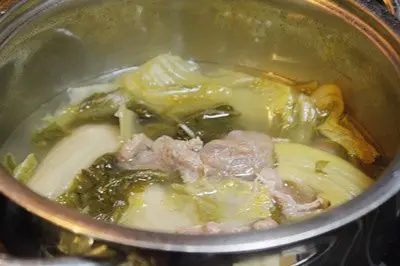 CANH DƯA CẢI CHUA THỊT BÒ